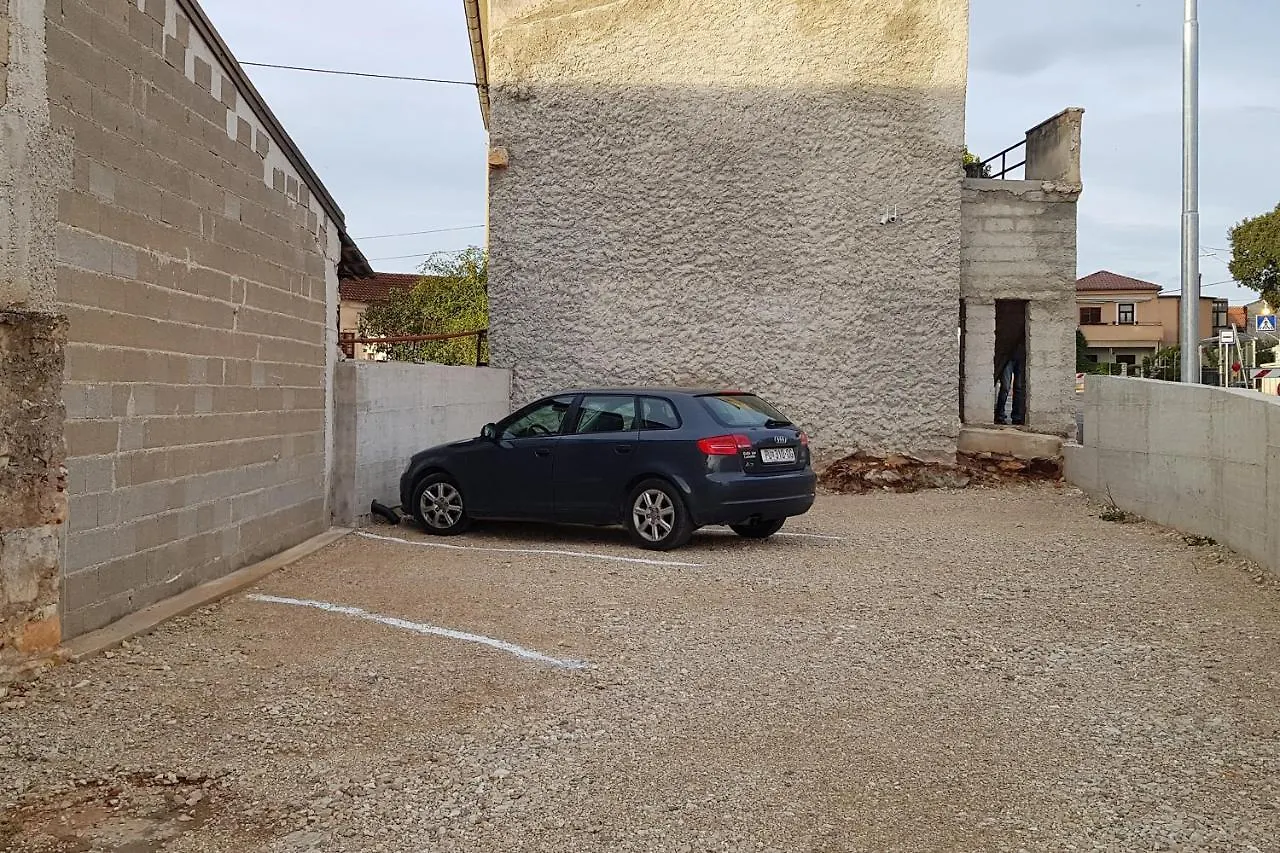 Guest house Apartments And Rooms With Parking Space Loborika, Pula - 12983 Marcana