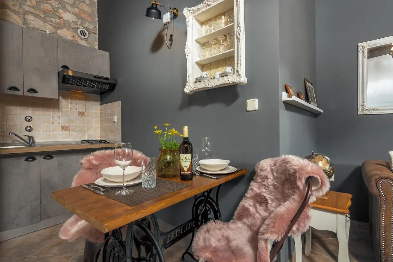 Apartments And Rooms With Parking Space Loborika, Pula - 12983 Marcana Guest house