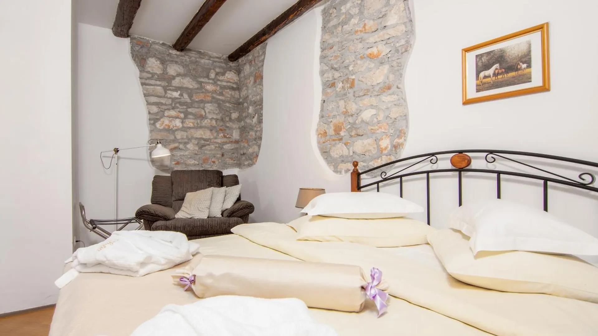 Apartments And Rooms With Parking Space Loborika, Pula - 12983 Marcana 5*,  Croatia