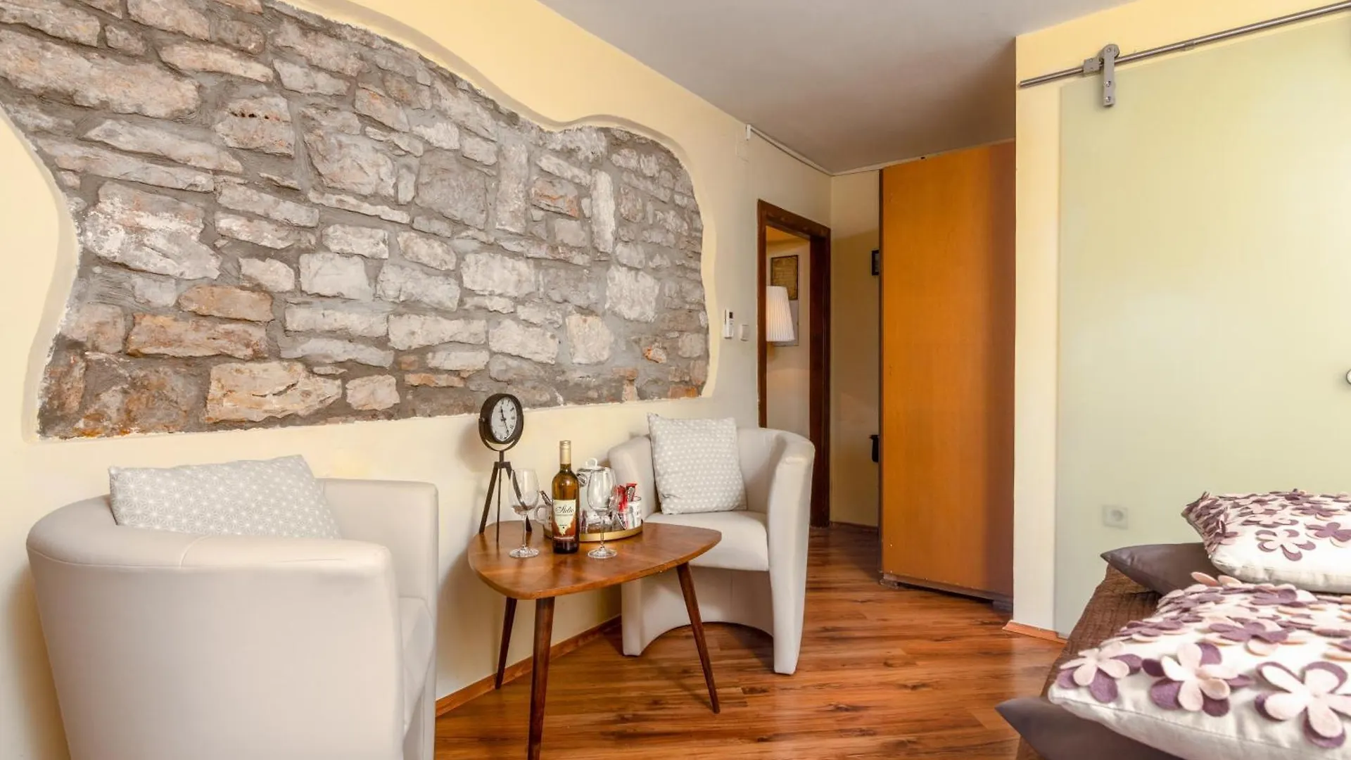 Apartments And Rooms With Parking Space Loborika, Pula - 12983 Marcana