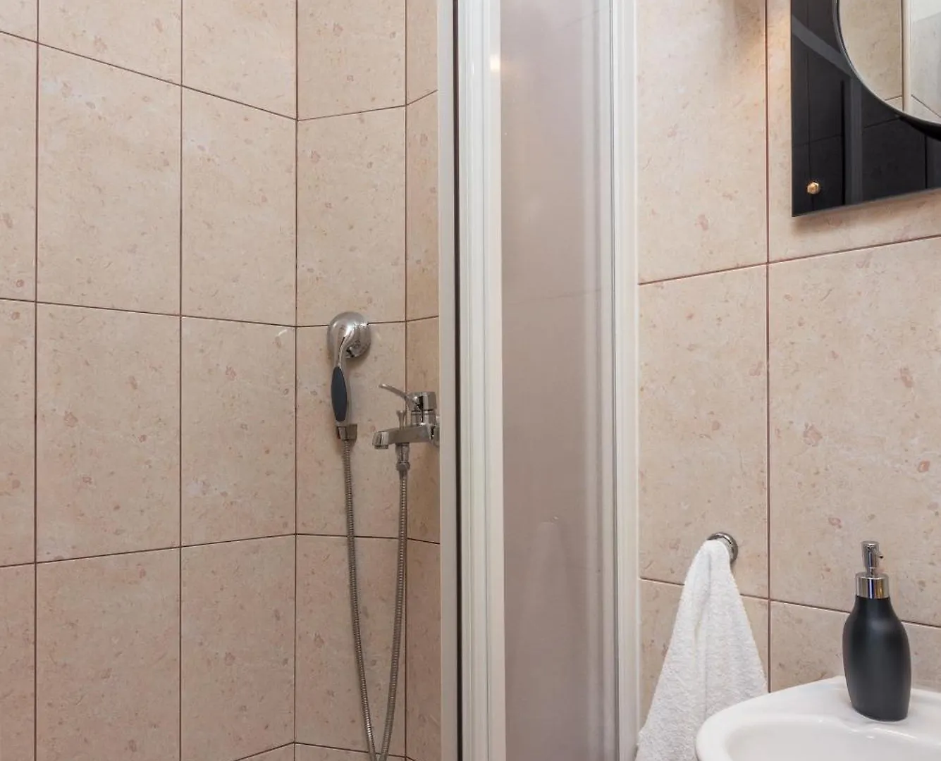 Apartments And Rooms With Parking Space Loborika, Pula - 12983 Marcana 5*,  Croatia